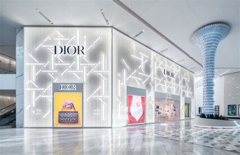 Dior Opens First Arizona Store in Scottsdale 